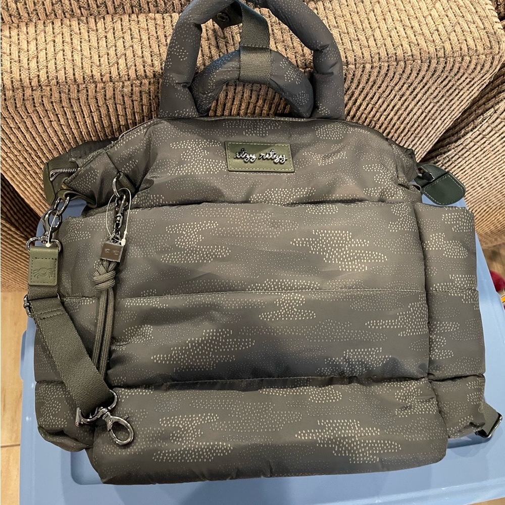 Like new itzy ritzy bag